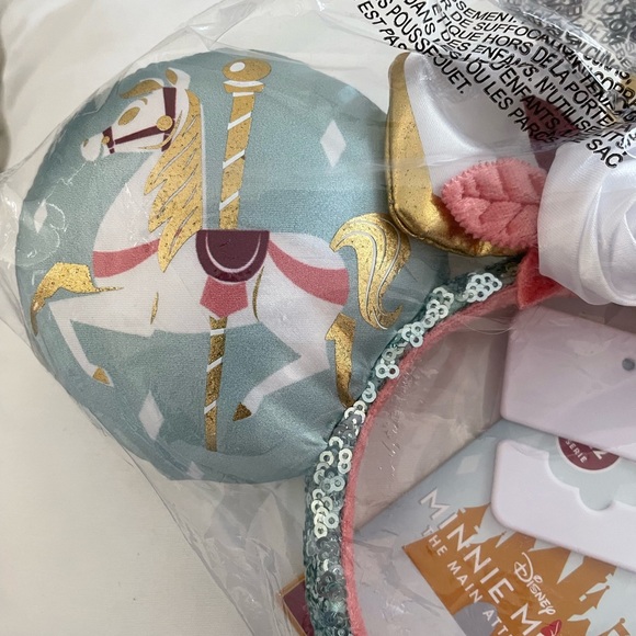 NWT Disney Minnie Mouse: The Main Attraction East’s King Arthur’s Carousel. - Picture 7 of 8